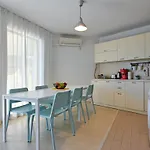 Via Sunride - Twin Maisonette By The Sea Apartment *