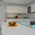 Via Sunride - Twin Maisonette By The Sea Apartment *