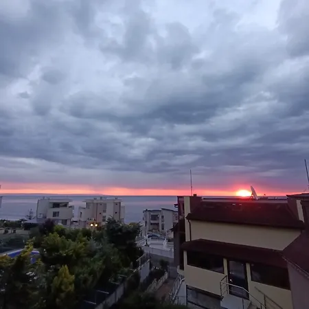 Via Sunride - Twin Maisonette By The Sea 아파트 소조폴